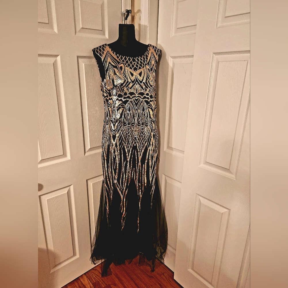 EUC Angel Fashion size large- black gown with gold sequins.